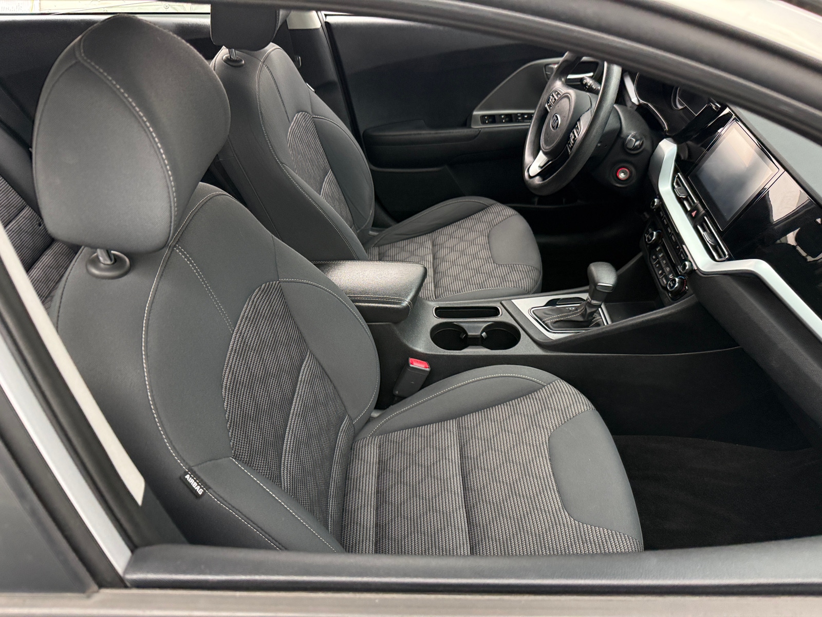 Thumbnail: 2020 Kia Niro - 2