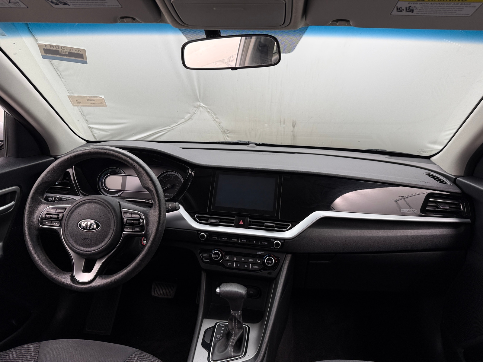 Thumbnail: 2020 Kia Niro - 3