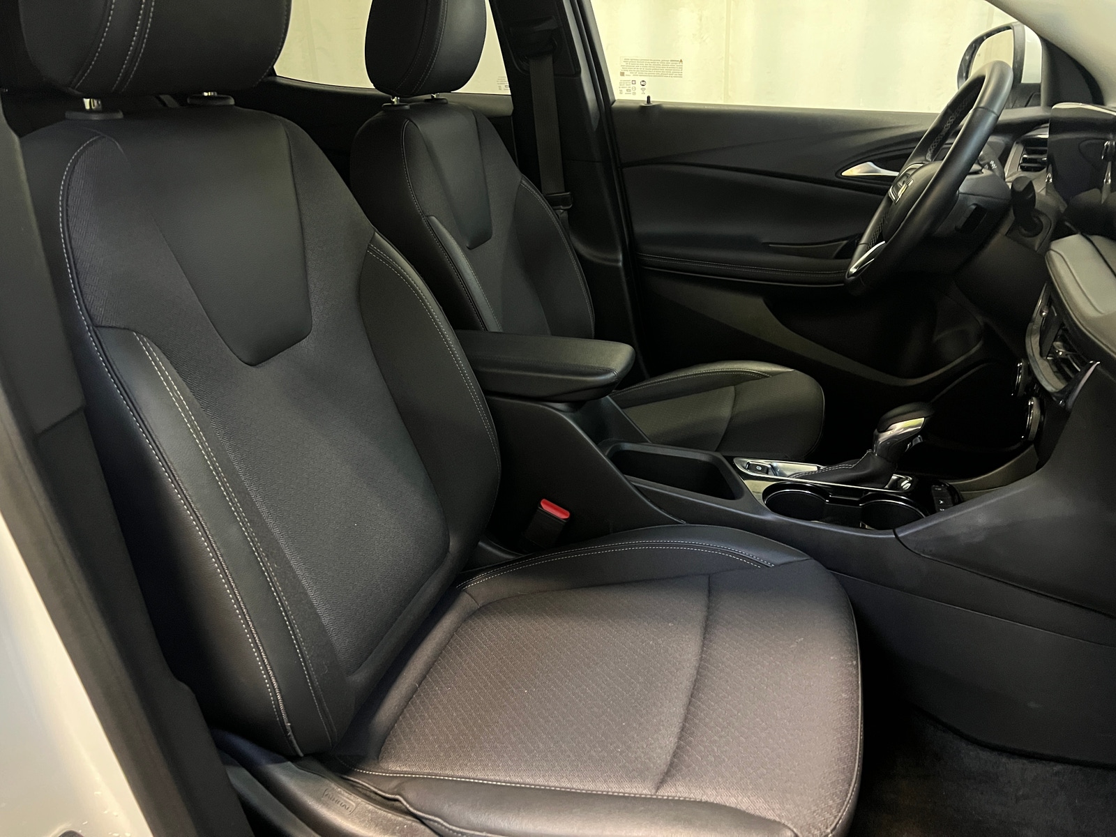 Thumbnail: 2025 Buick Encore GX - 2