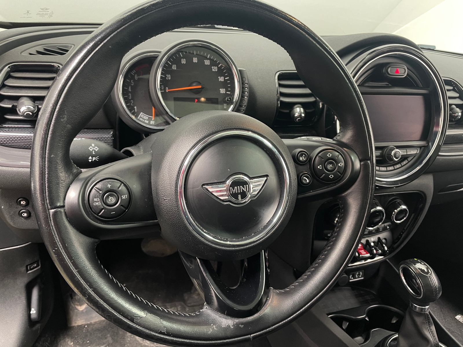 Thumbnail: 2017 MINI Cooper Clubman - 4