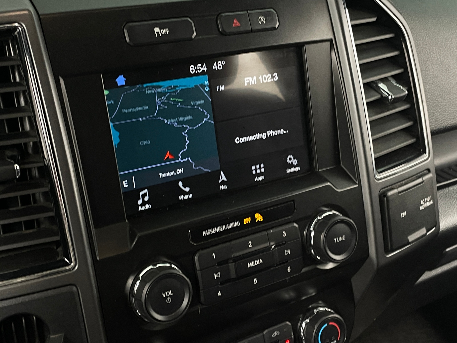 Thumbnail: 2019 Ford Econoline - 4