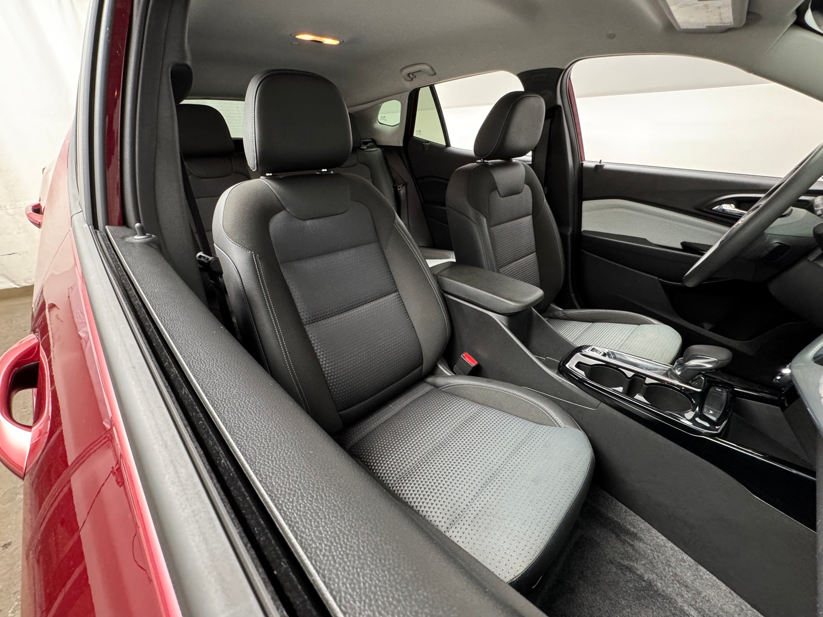 Thumbnail: 2025 Chevrolet Trax - 2