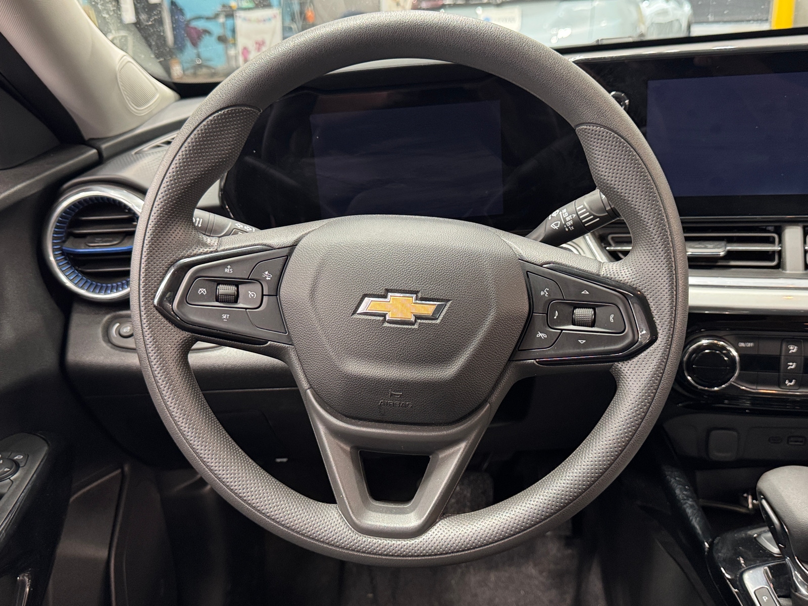 Thumbnail: 2025 Chevrolet Trax - 5