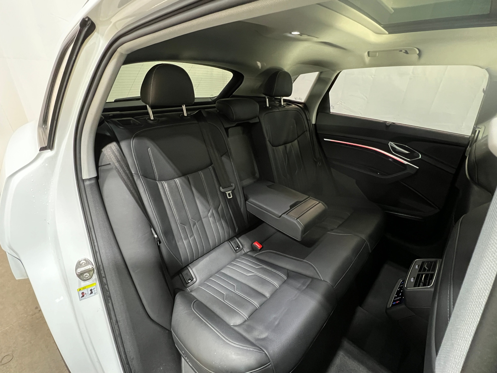 Thumbnail: 2021 Audi e-tron - 5