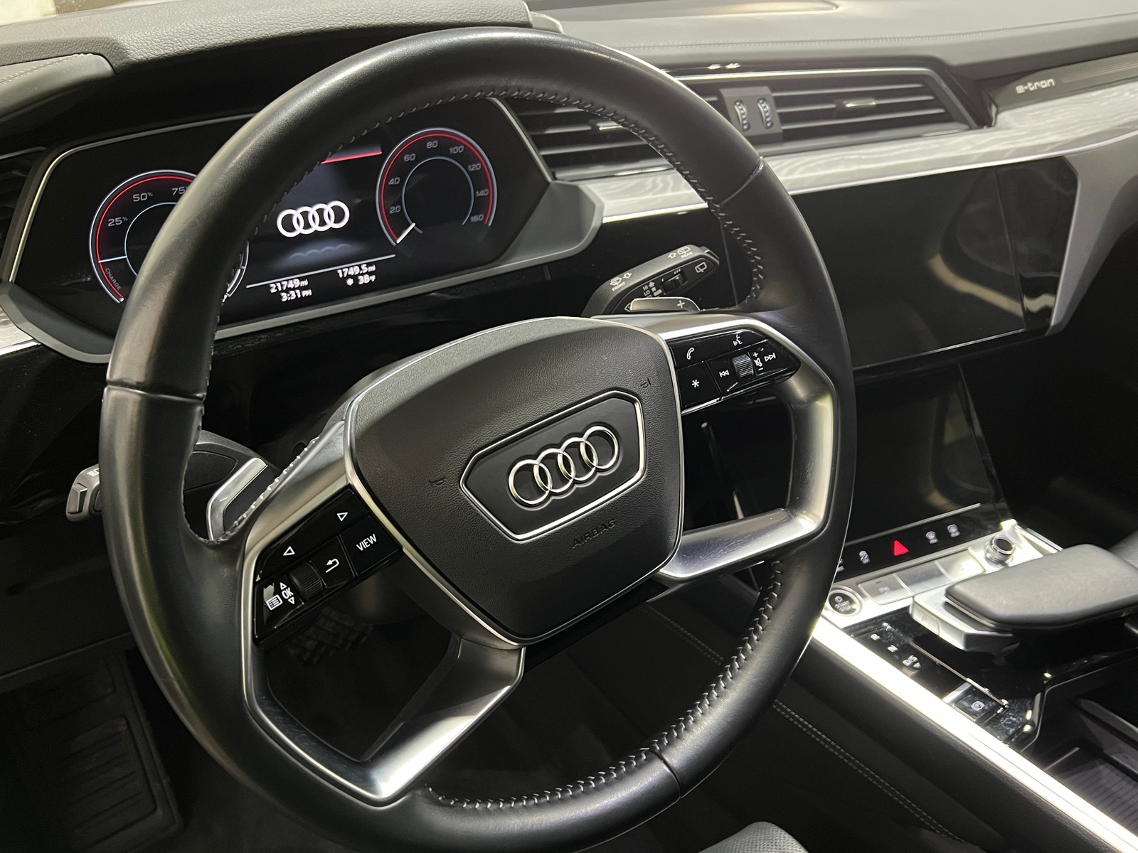 Thumbnail: 2021 Audi e-tron - 4