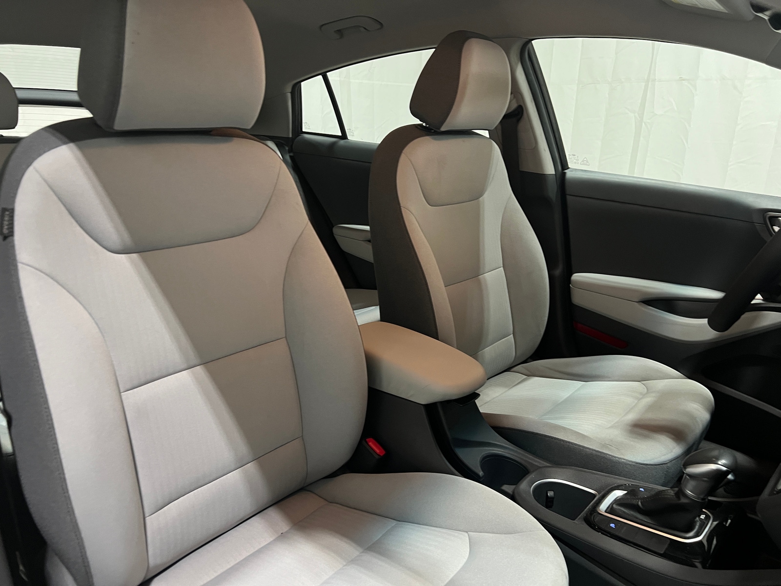 Thumbnail: 2022 Hyundai Ioniq - 2