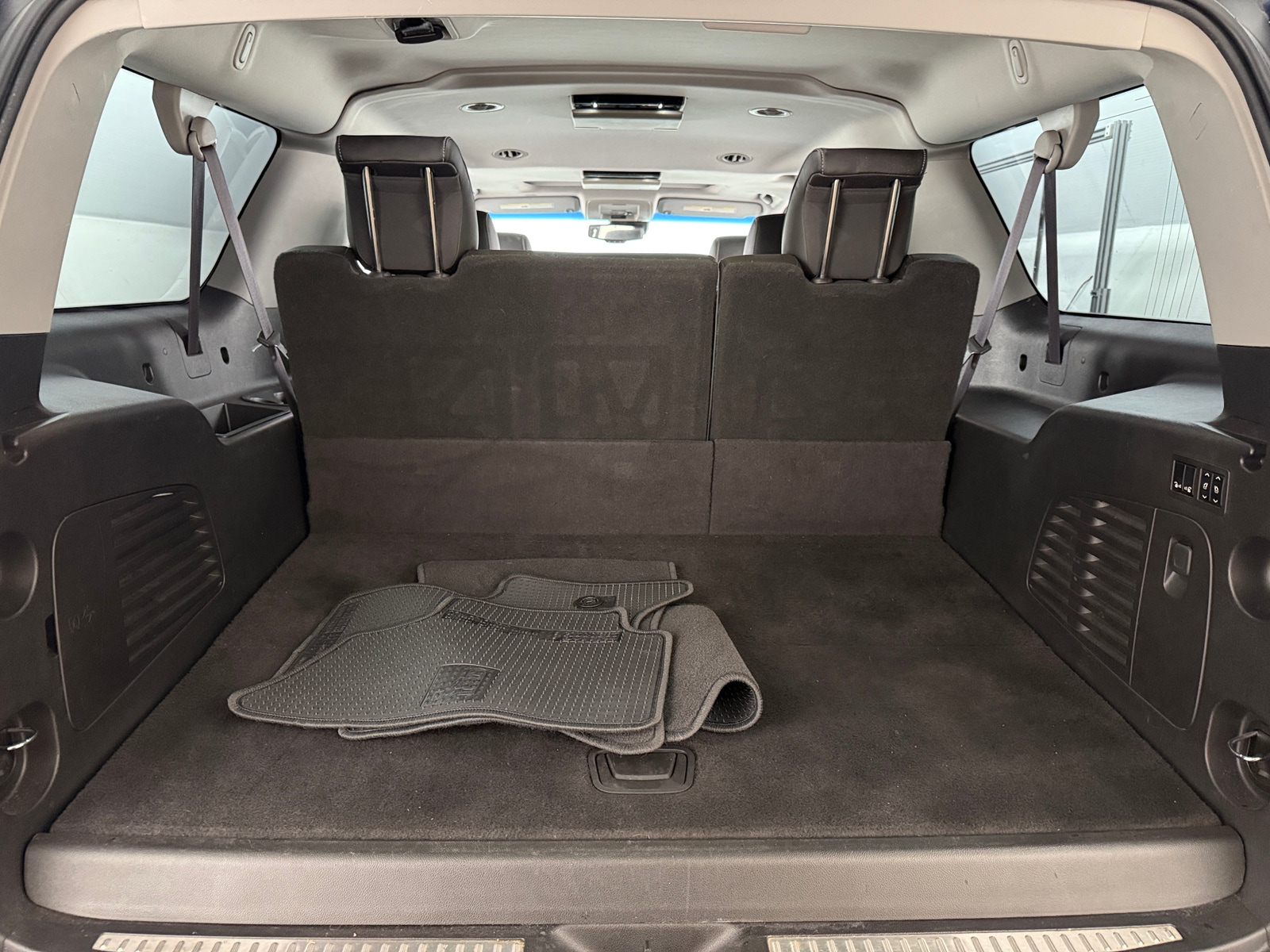 Thumbnail: 2017 Chevrolet Suburban - 6