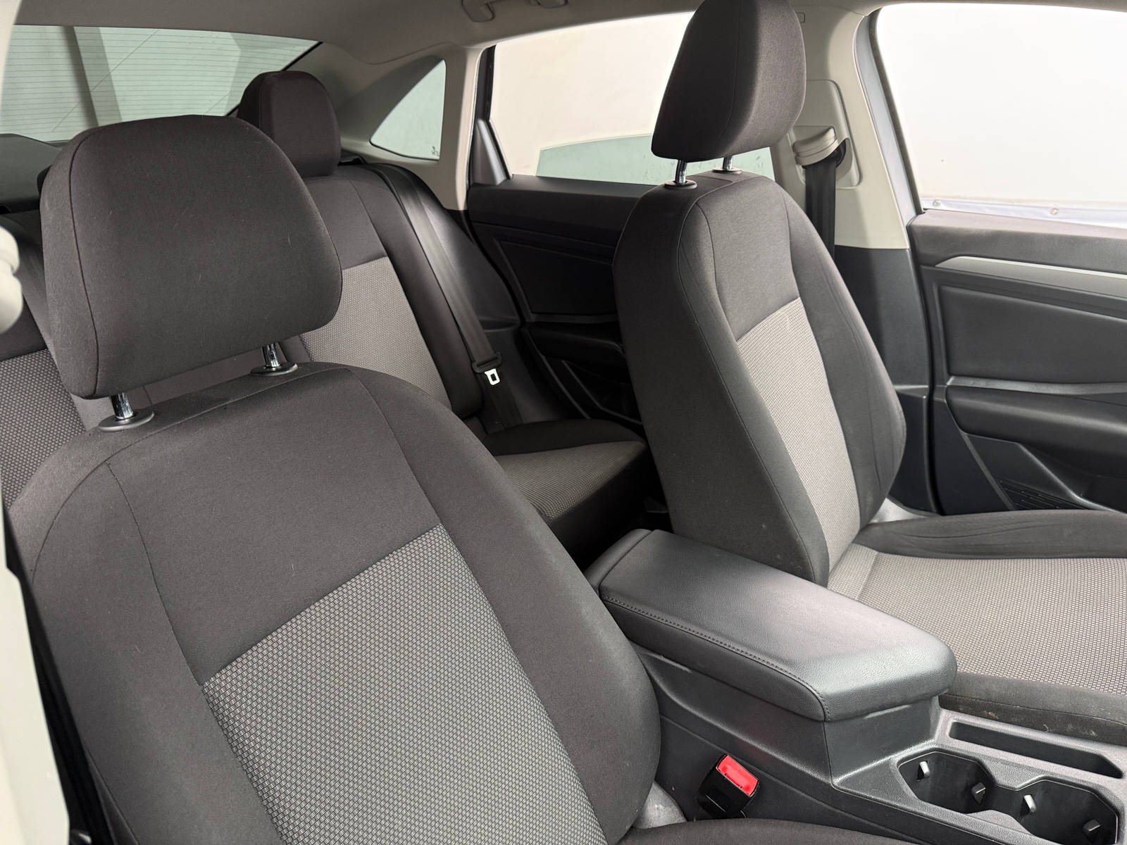 Thumbnail: 2019 Volkswagen Jetta - 2