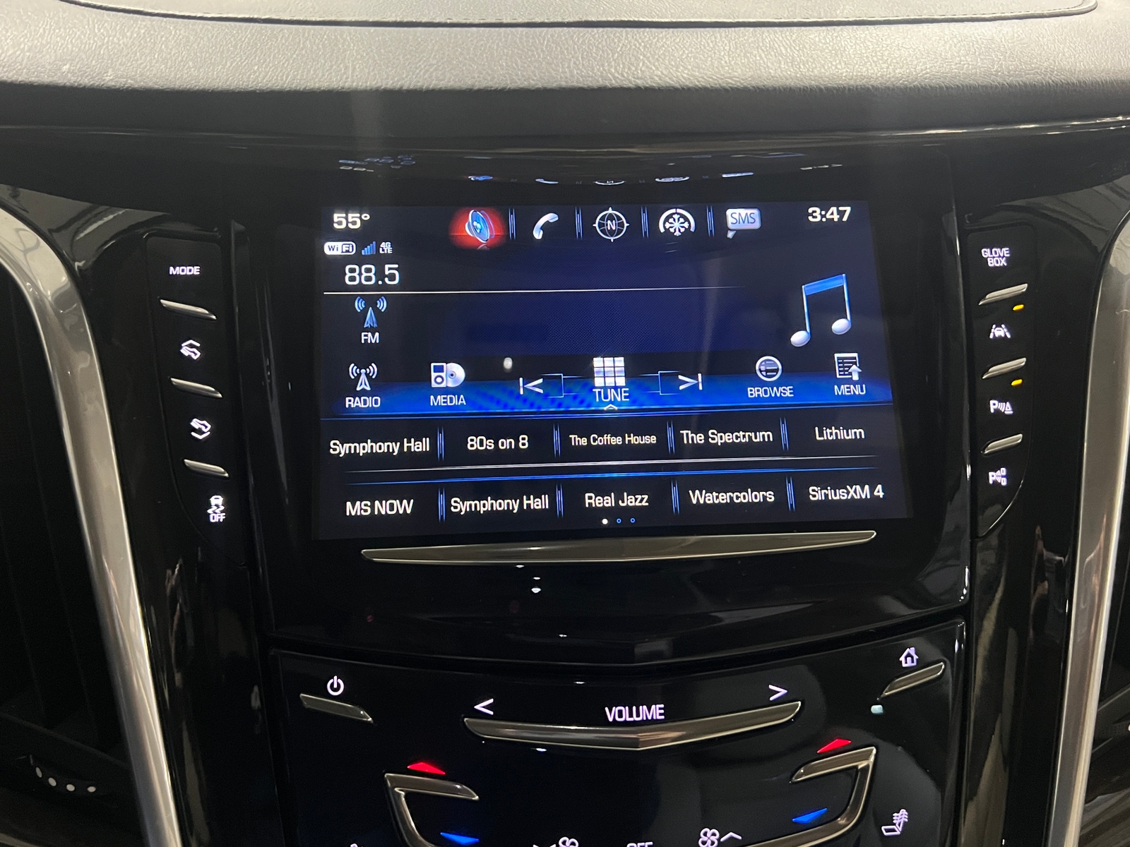 Thumbnail: 2020 Cadillac Escalade - 3