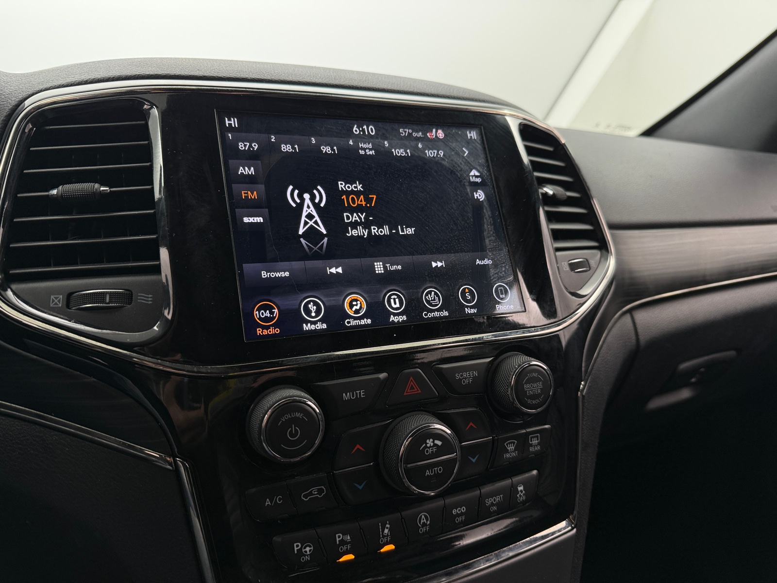 Thumbnail: 2019 Jeep Grand Cherokee - 3