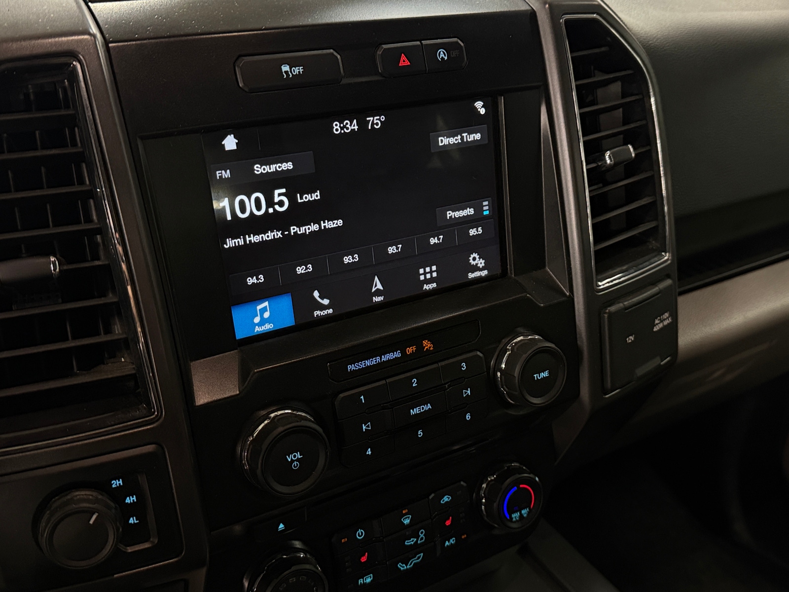 Thumbnail: 2017 Ford Econoline - 4