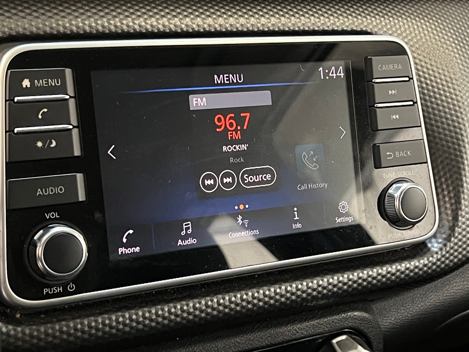 Thumbnail: 2019 Nissan Kicks - 4