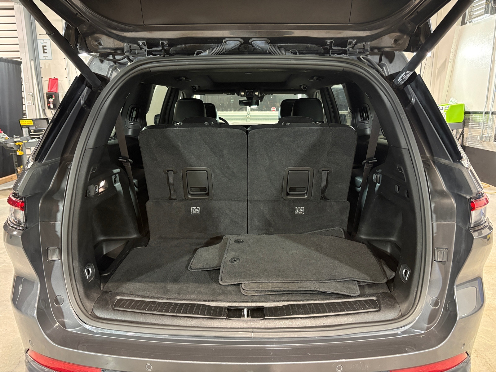 Thumbnail: 2024 Jeep Grand Cherokee L - 6