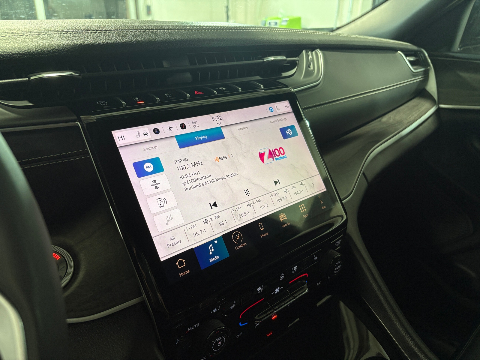 Thumbnail: 2024 Jeep Grand Cherokee L - 3