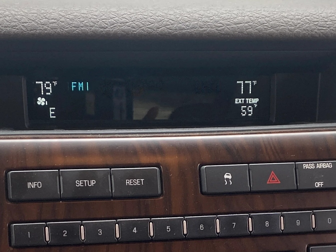 Thumbnail: 2010 Ford Econoline - 3