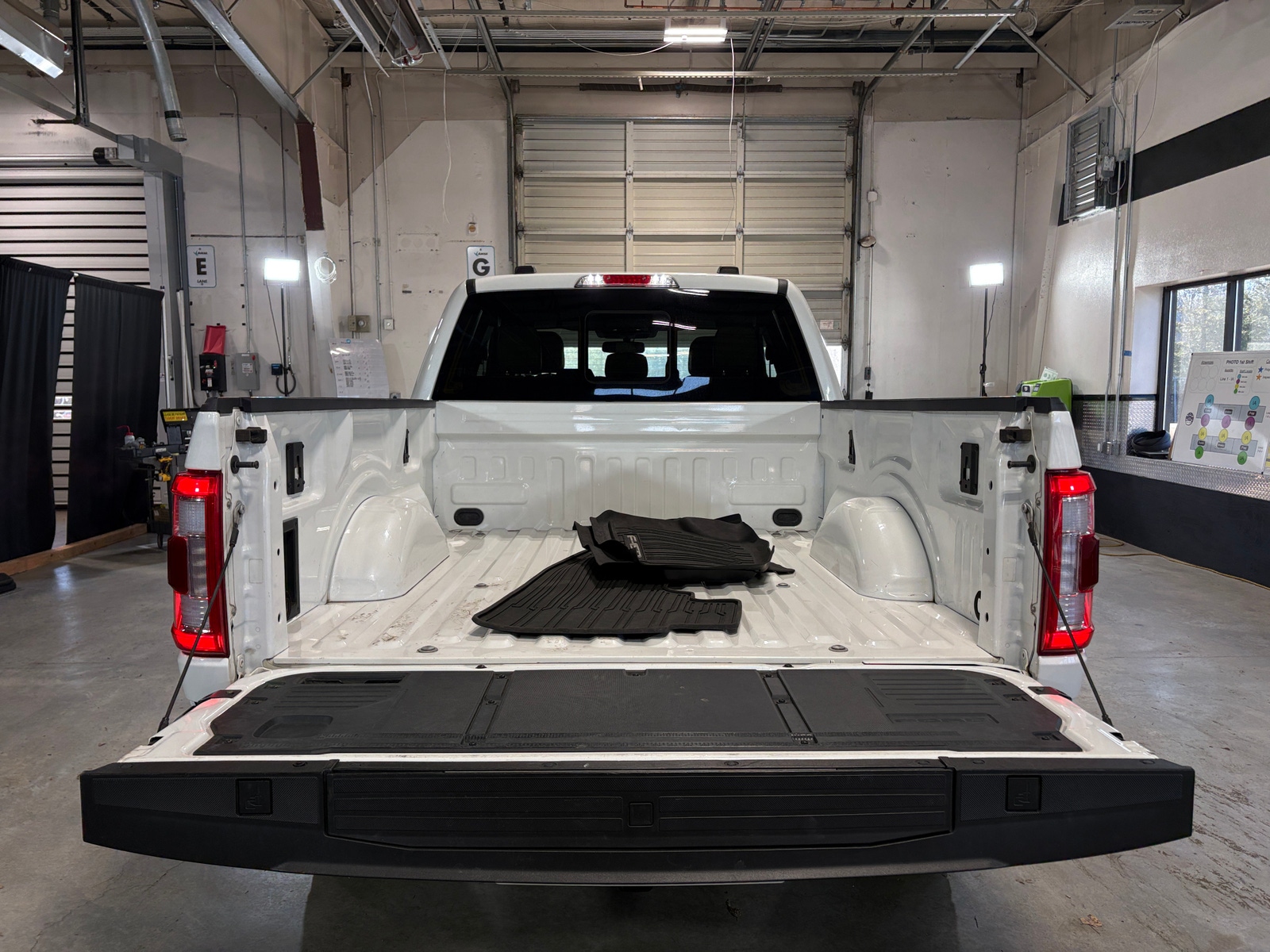 Thumbnail: 2022 Ford Econoline - 6