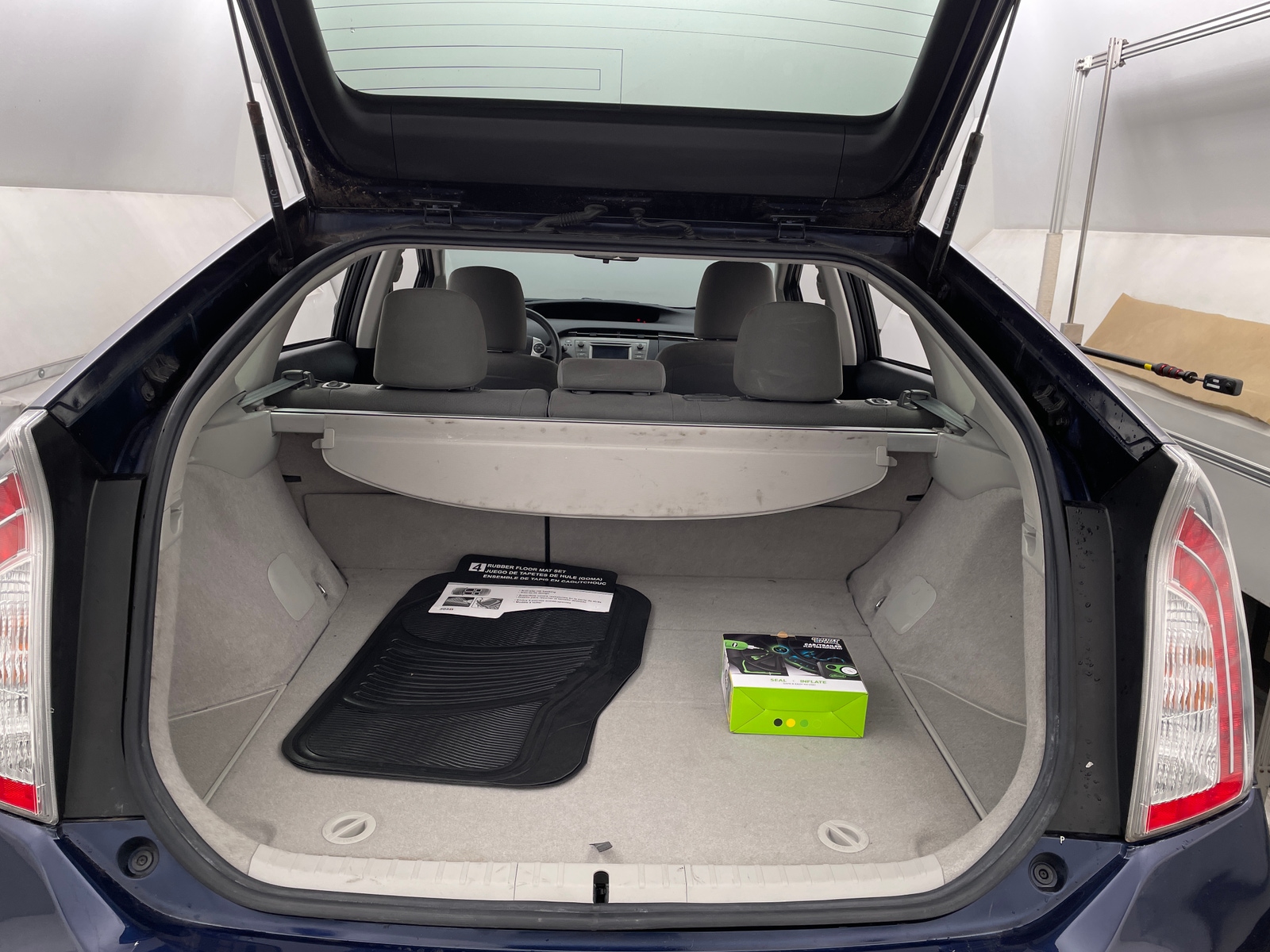 Thumbnail: 2014 Toyota Prius - 7