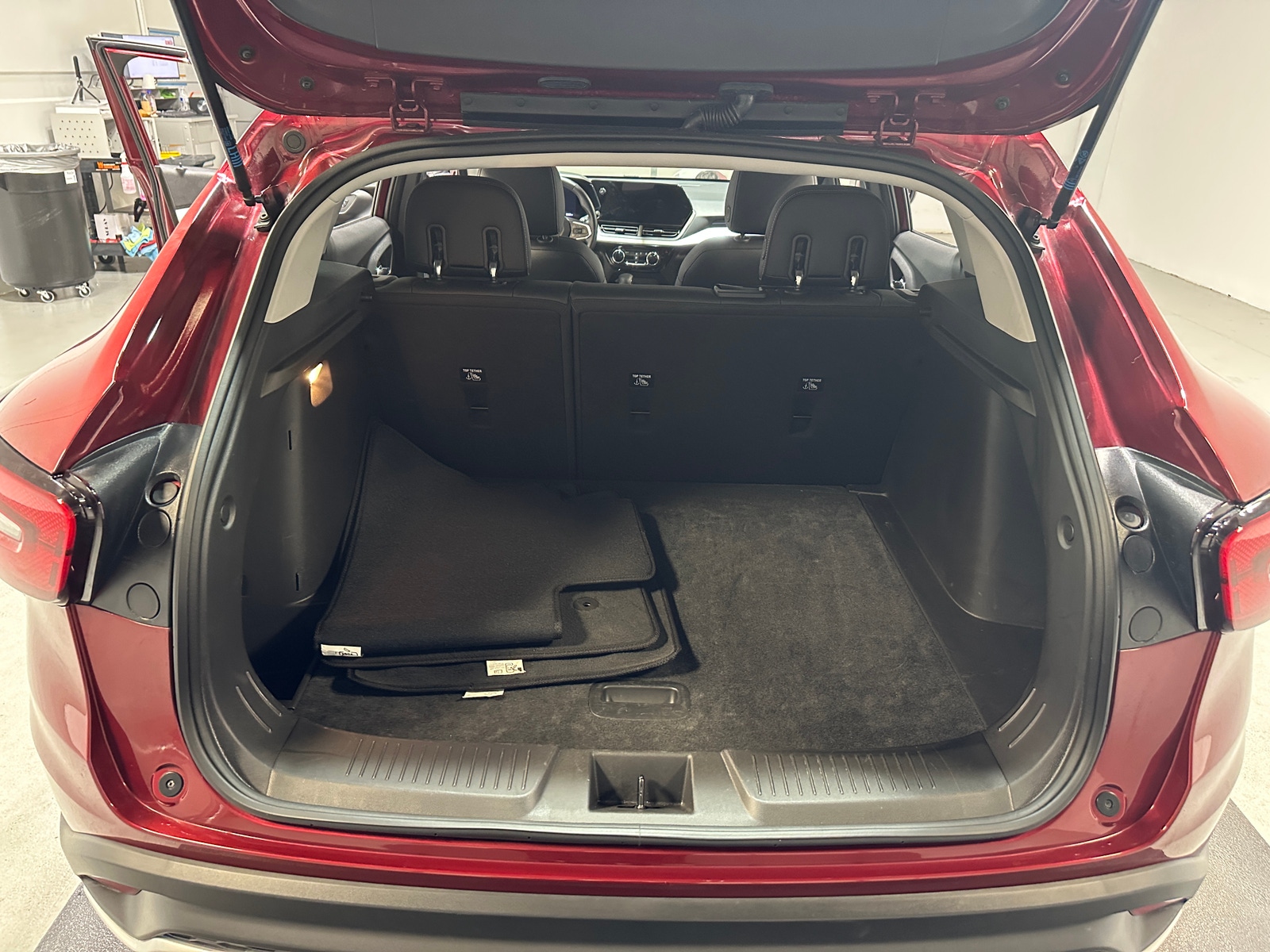 Thumbnail: 2025 Chevrolet Trax - 7