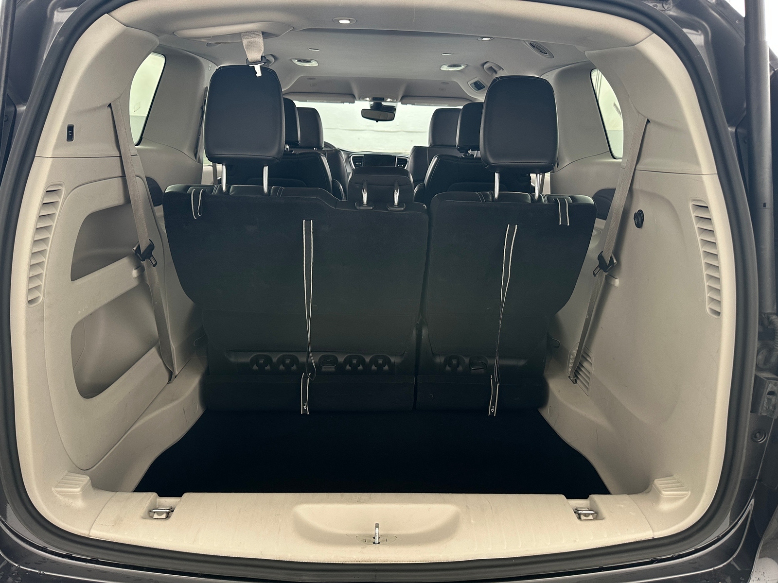 Thumbnail: 2023 Chrysler Pacifica - 6