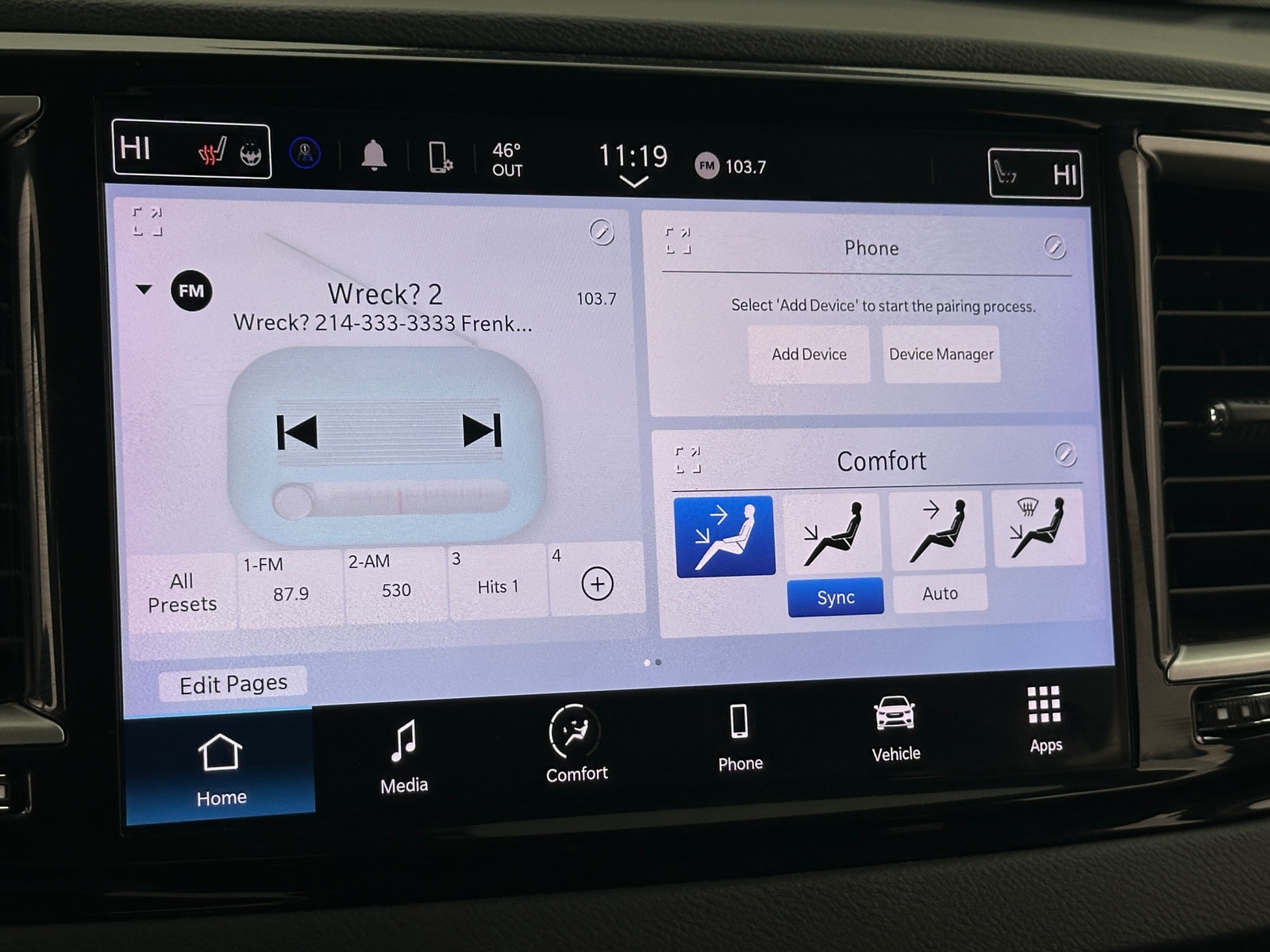 Thumbnail: 2023 Chrysler Pacifica - 3