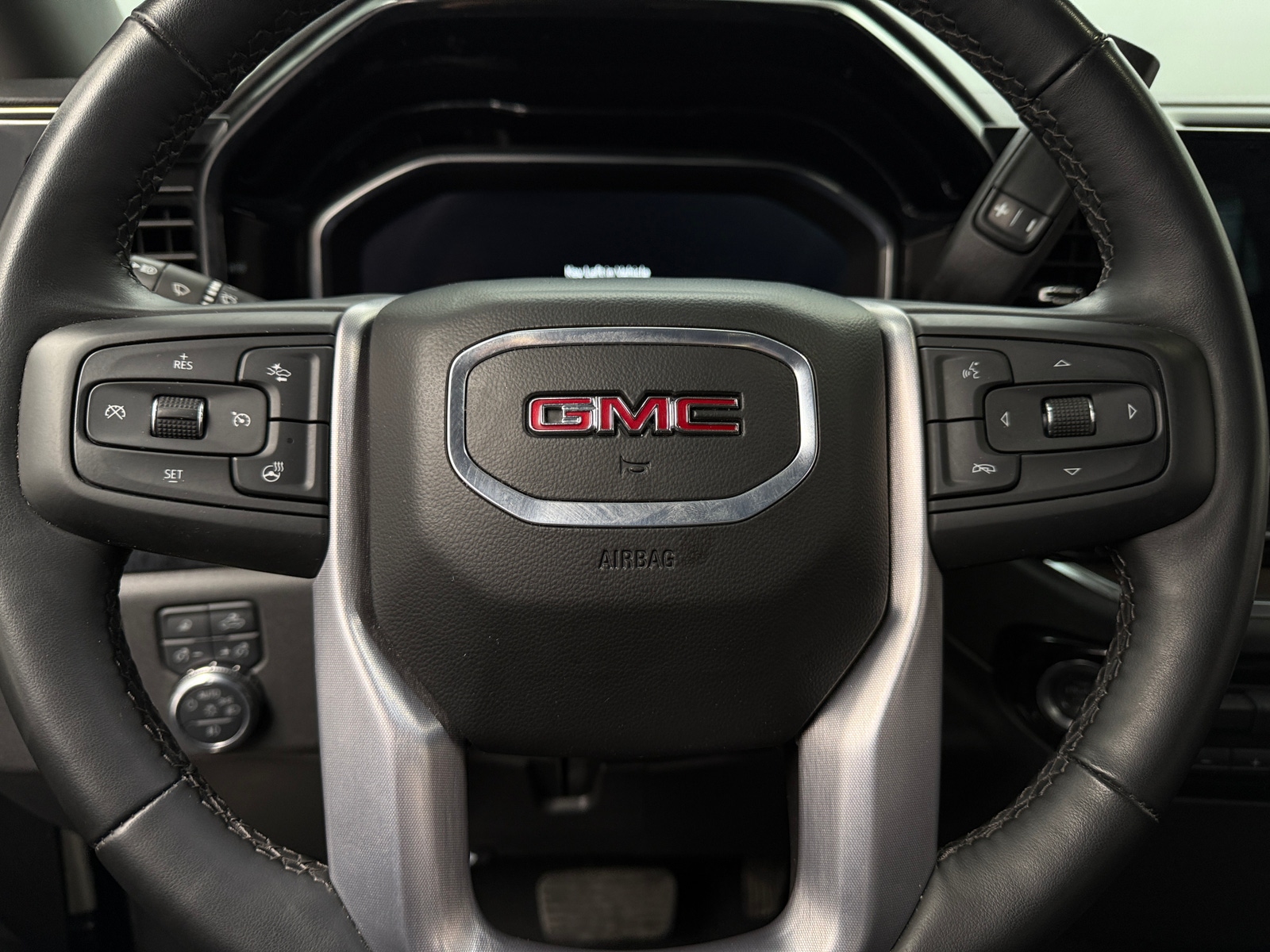 Thumbnail: 2025 GMC Sierra 1500 - 4