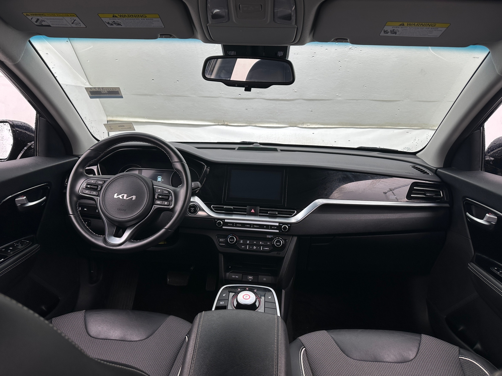 Thumbnail: 2022 Kia Niro - 3