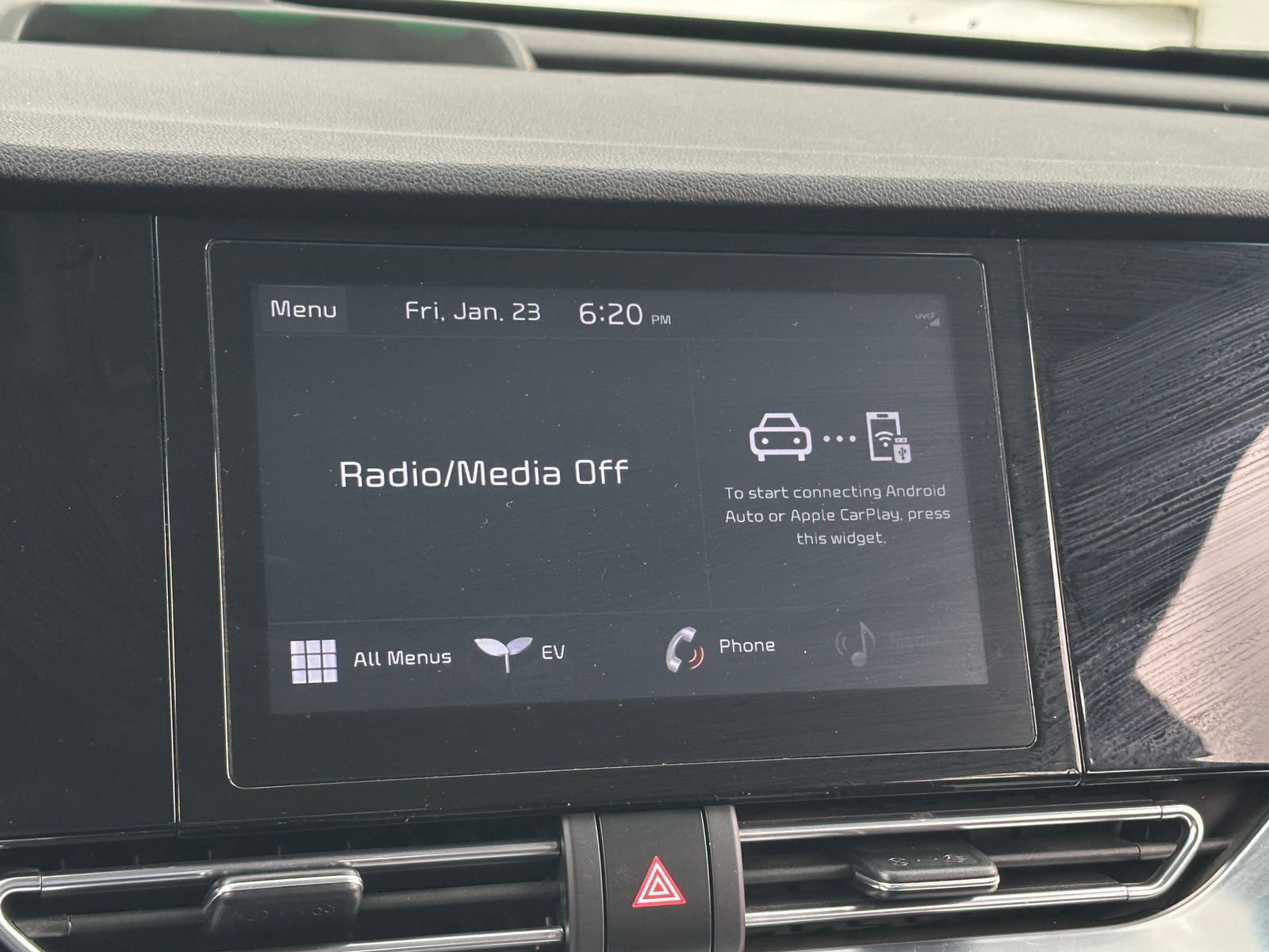 Thumbnail: 2022 Kia Niro - 4