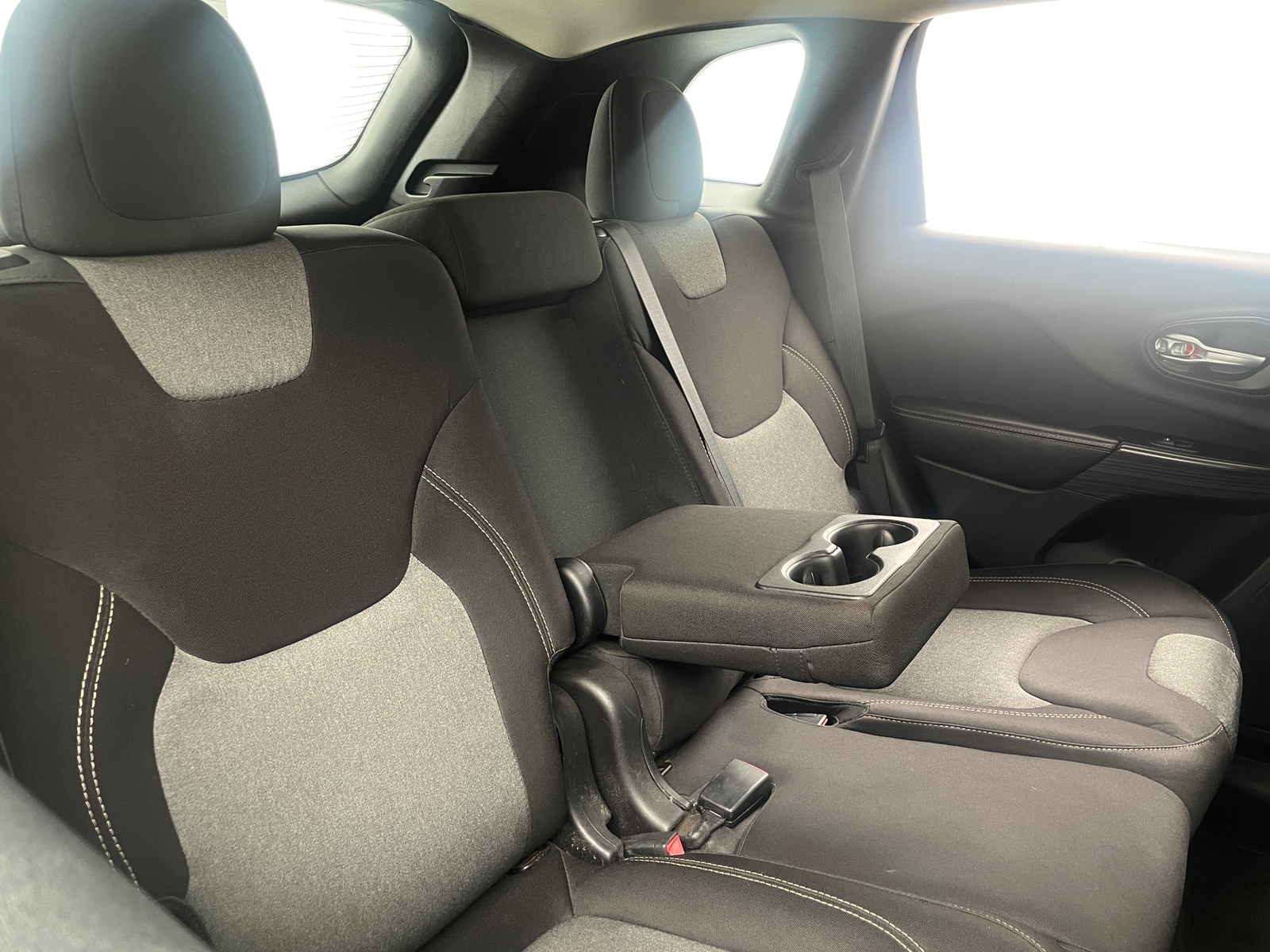 Thumbnail: 2015 Jeep Cherokee - 6