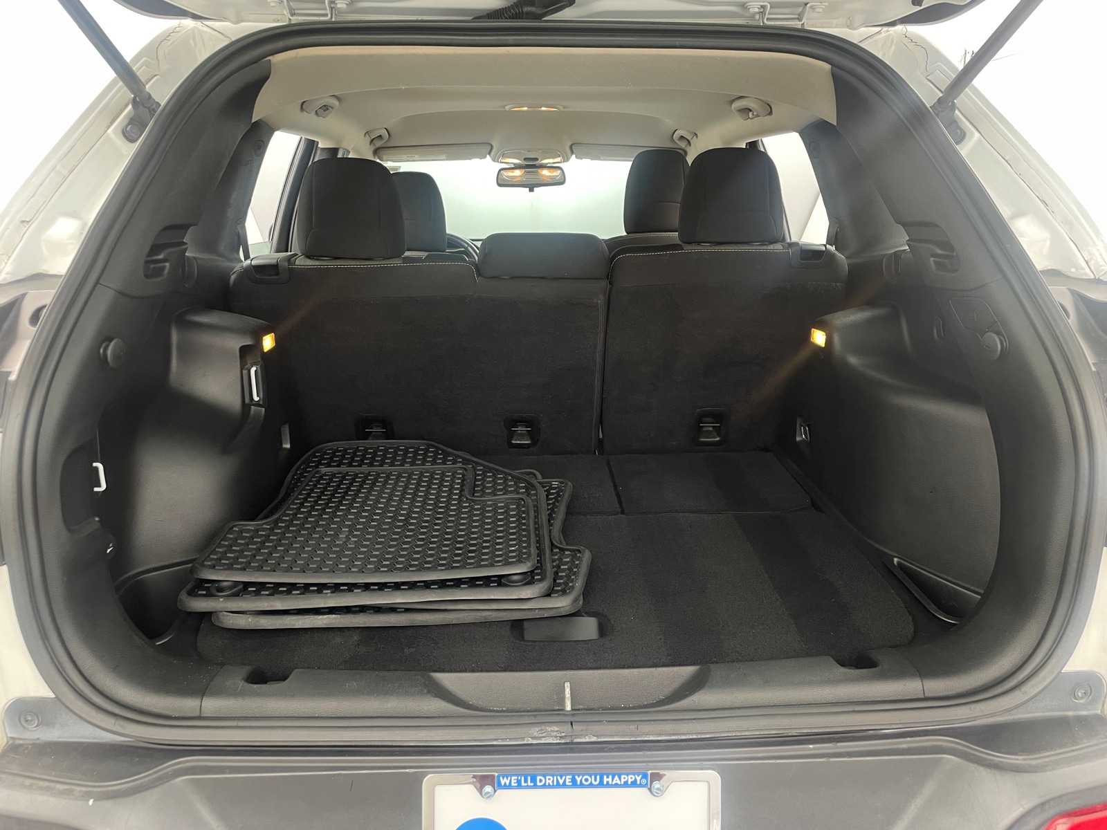 Thumbnail: 2015 Jeep Cherokee - 7