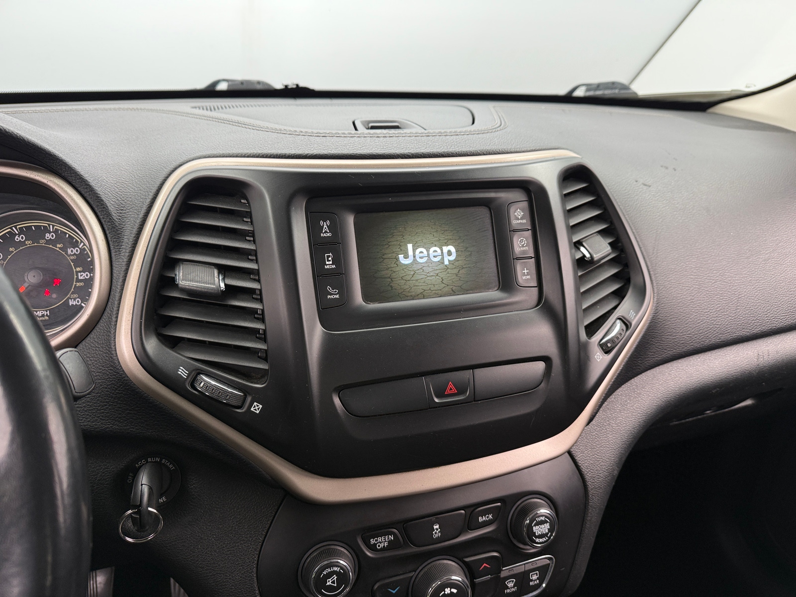 Thumbnail: 2015 Jeep Cherokee - 4