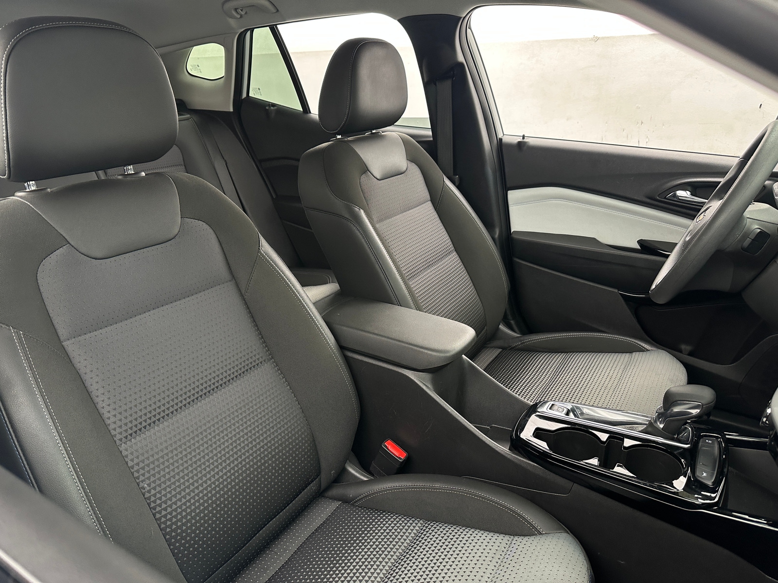 Thumbnail: 2025 Chevrolet Trax - 2