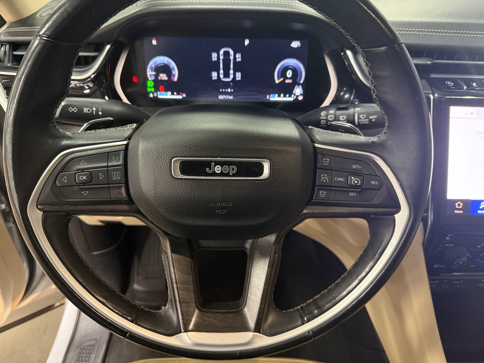 Thumbnail: 2022 Jeep Grand Cherokee L - 4