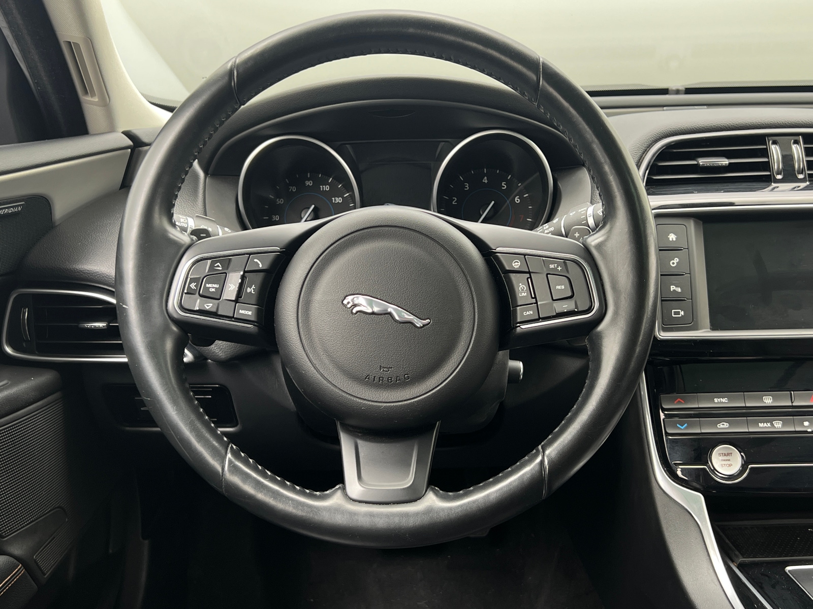 Thumbnail: 2017 Jaguar XE - 4