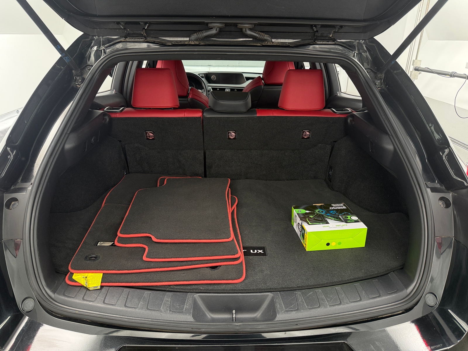 Thumbnail: 2021 Lexus UX - 6