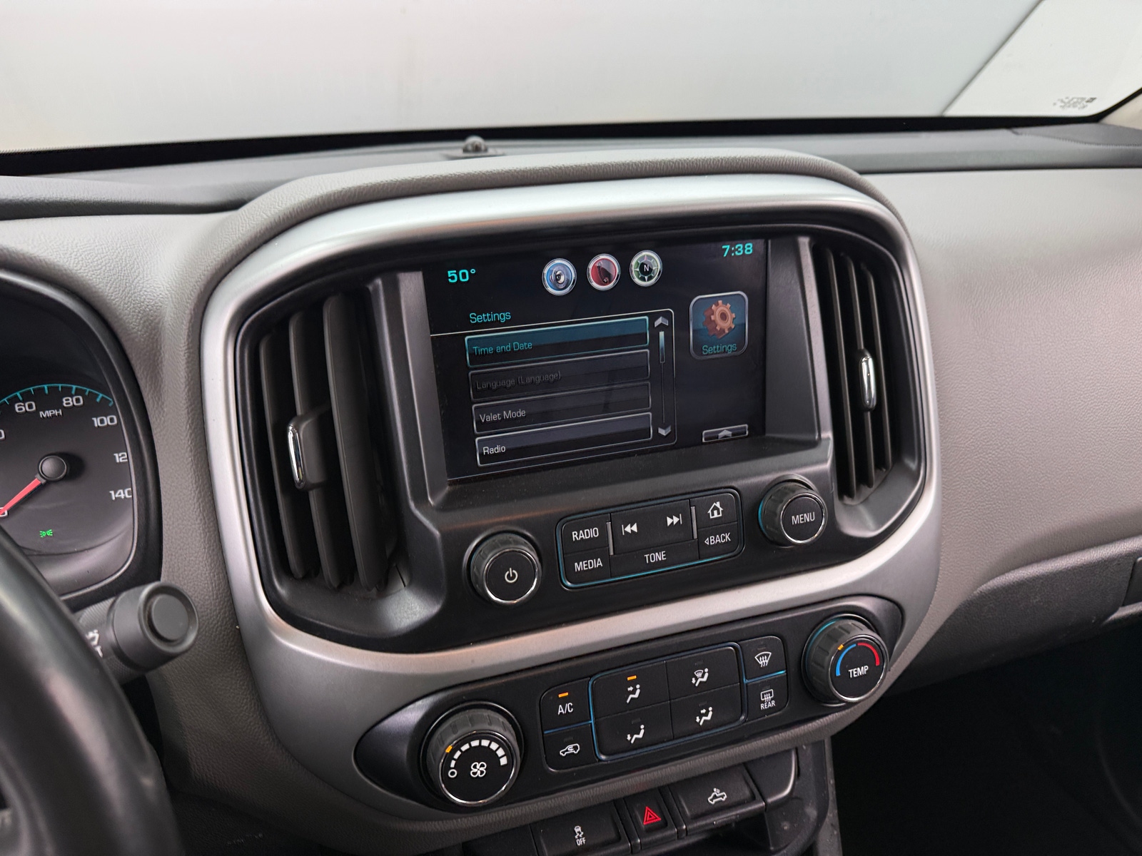 Thumbnail: 2015 Chevrolet Colorado - 4