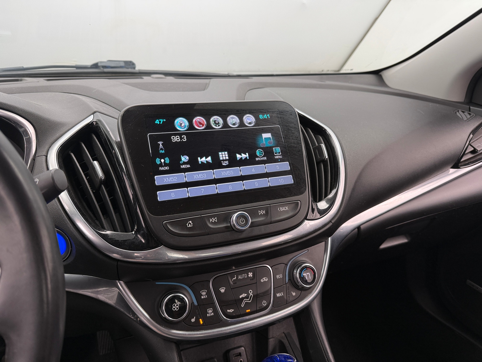 Thumbnail: 2017 Chevrolet Volt - 3