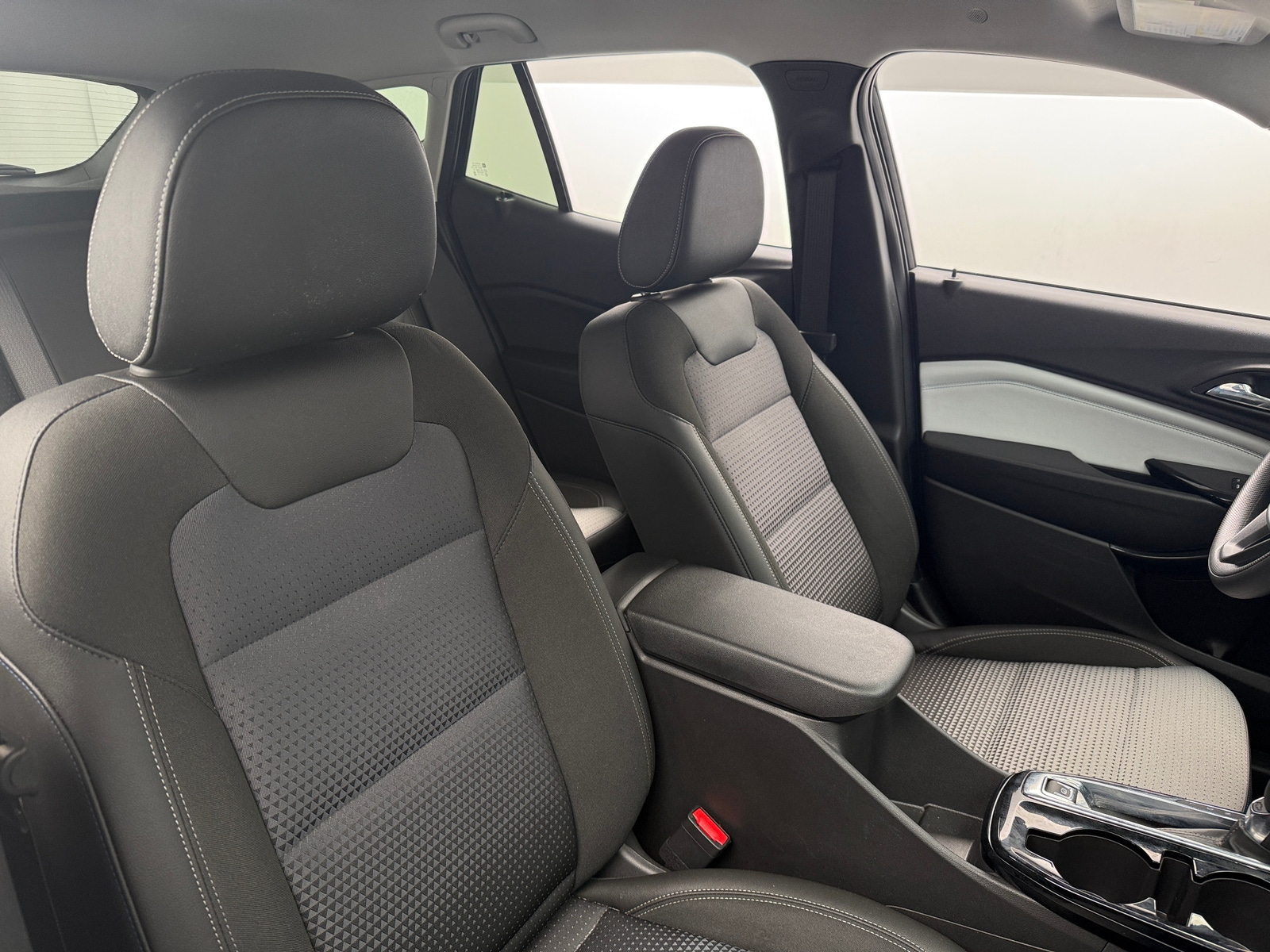 Thumbnail: 2025 Chevrolet Trax - 2