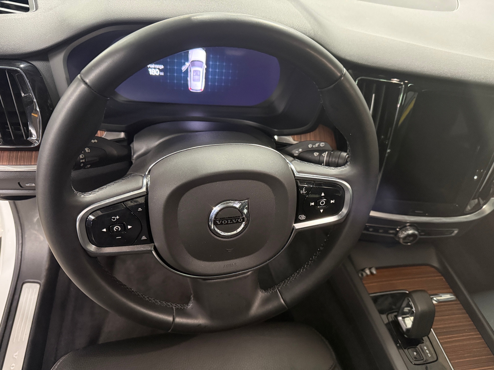 Thumbnail: 2024 Volvo V60 - 4