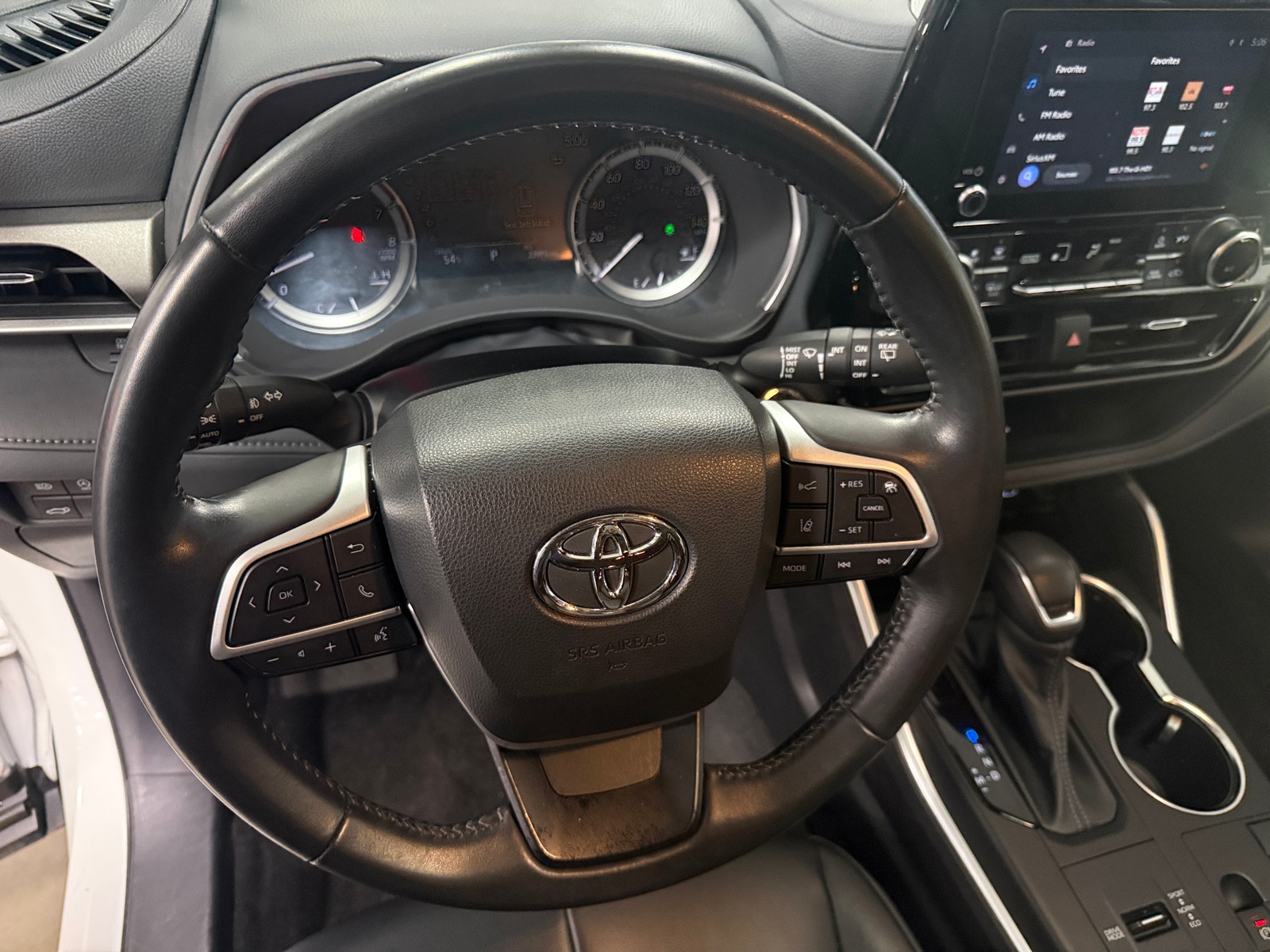 Thumbnail: 2023 Toyota Highlander - 4