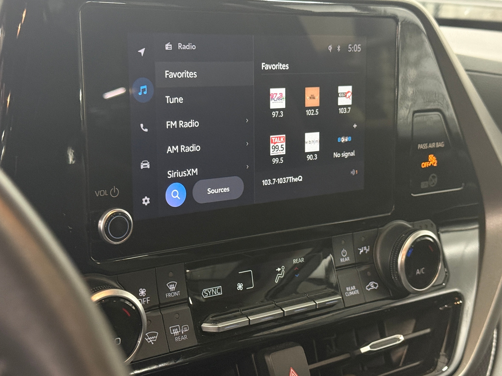 Thumbnail: 2023 Toyota Highlander - 3