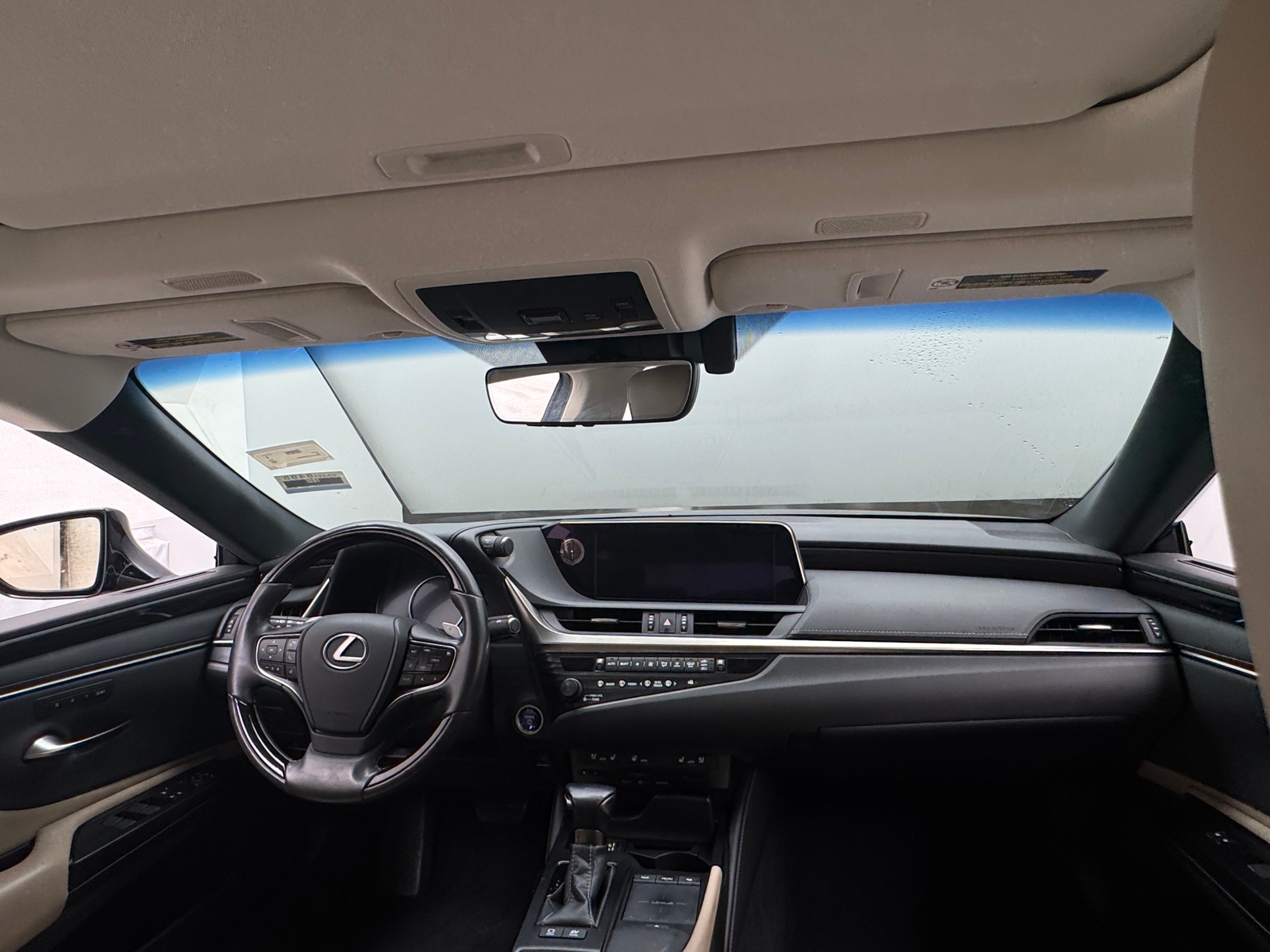 Thumbnail: 2020 Lexus ES - 2