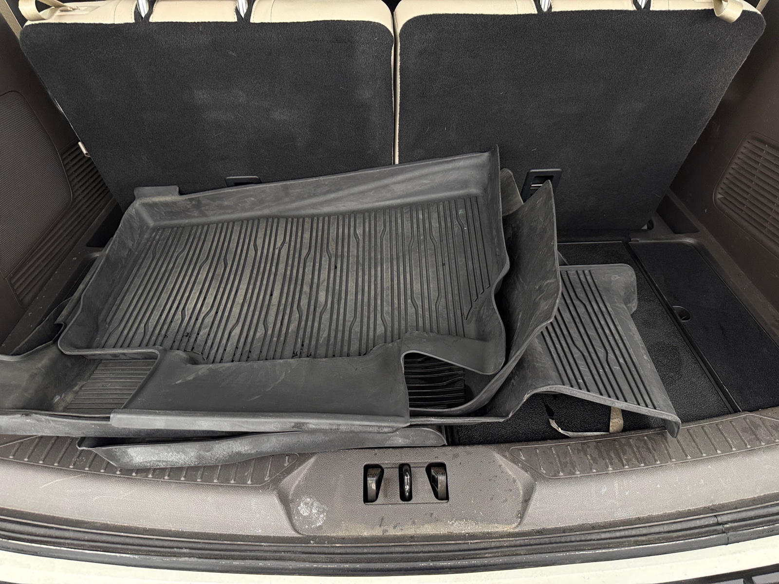 Thumbnail: 2020 Ford Explorer - 6