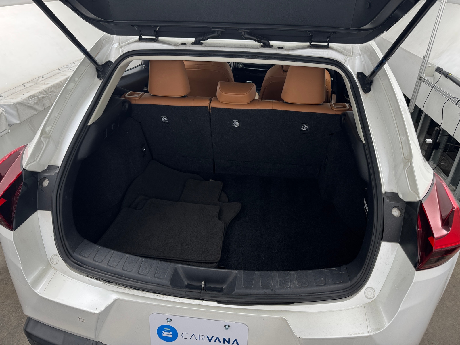 Thumbnail: 2021 Lexus UX - 6