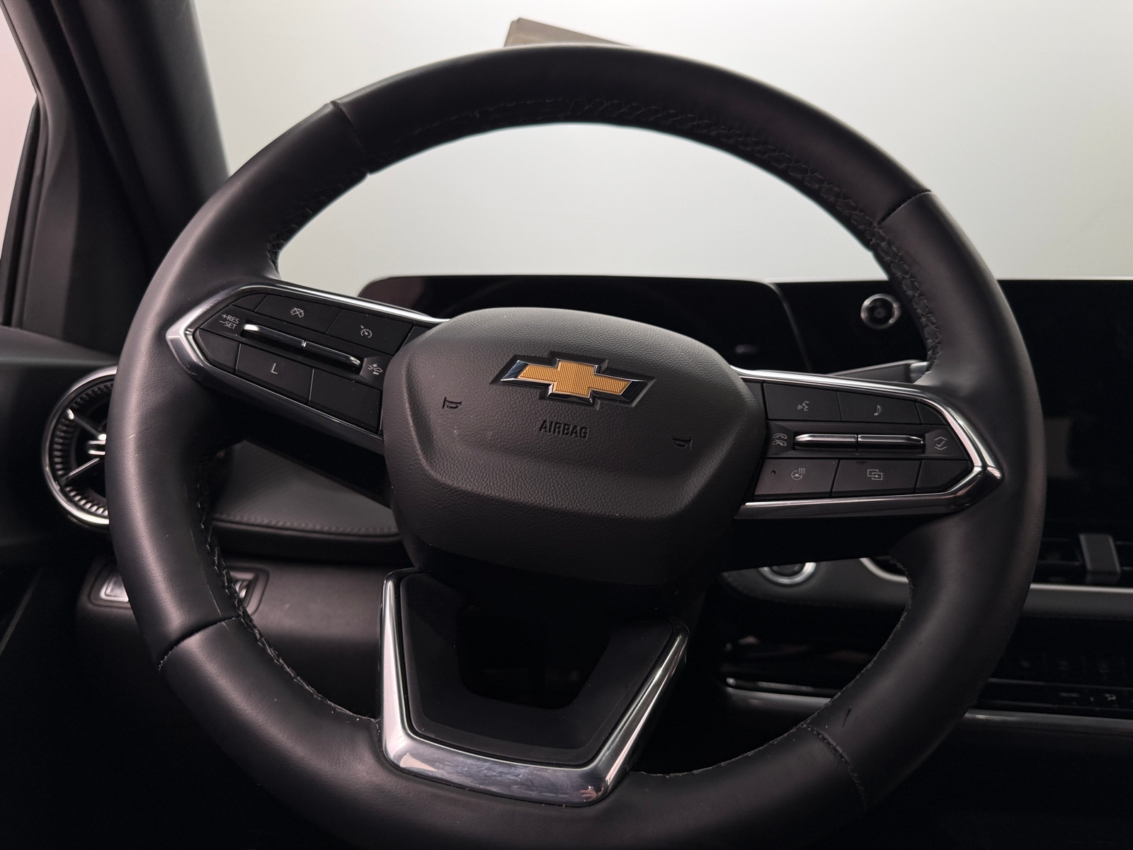 Thumbnail: 2025 Chevrolet Equinox - 5