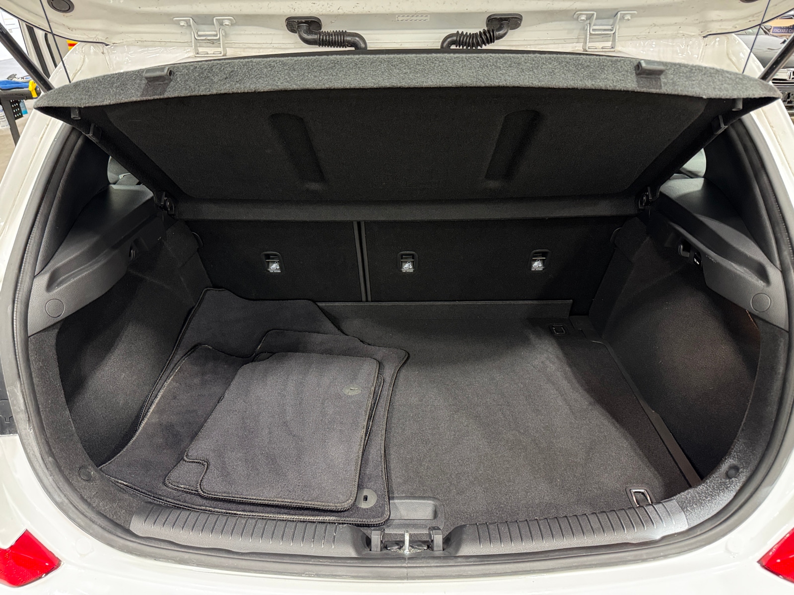 Thumbnail: 2018 Hyundai Elantra - 7