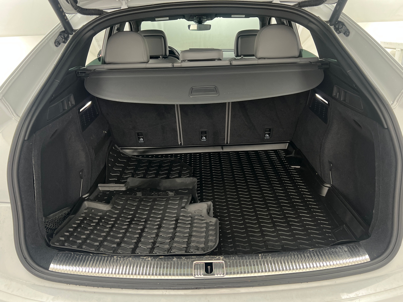 Thumbnail: 2024 Audi SQ5 - 6