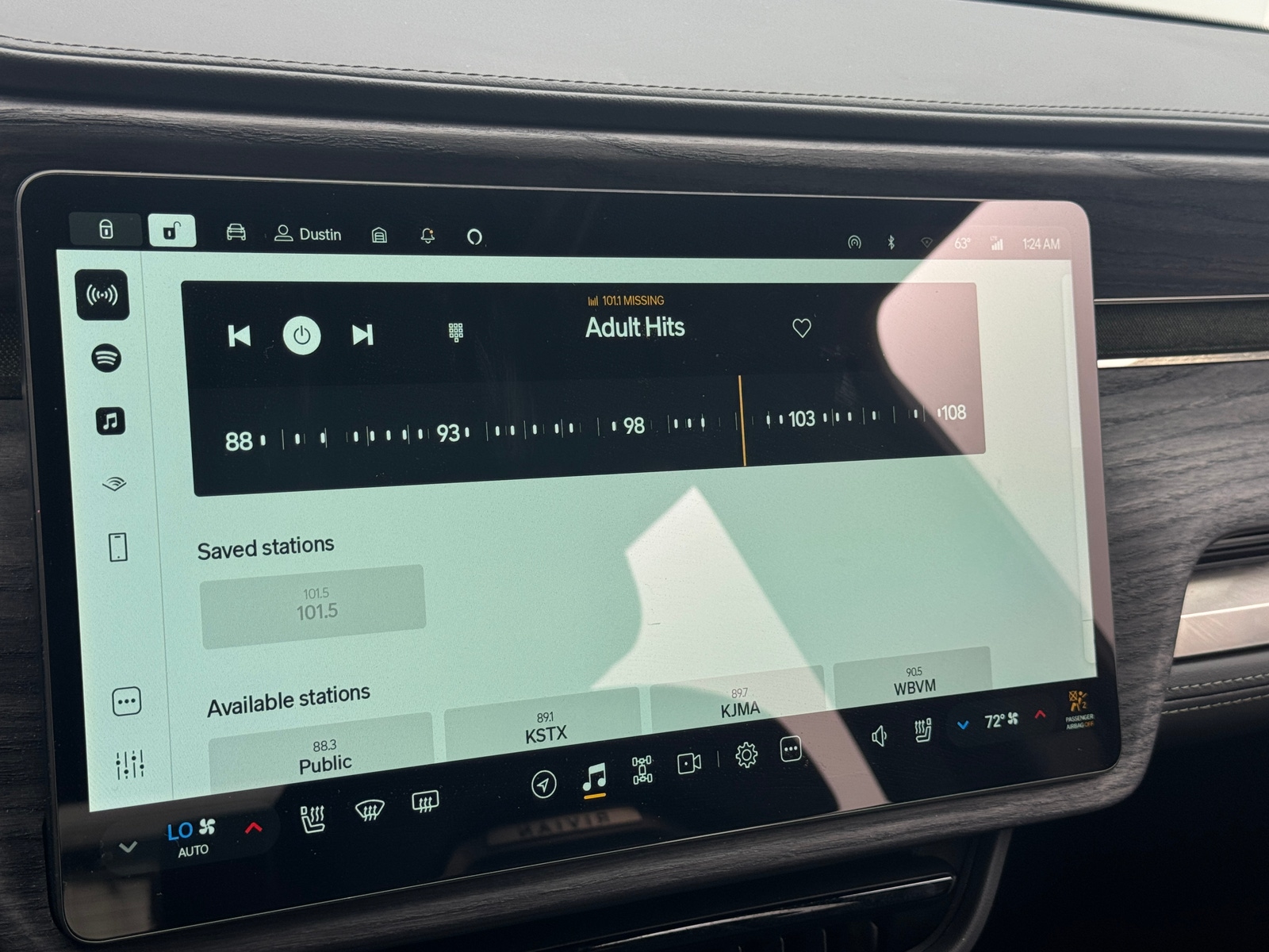 Thumbnail: 2023 Rivian R1T - 3