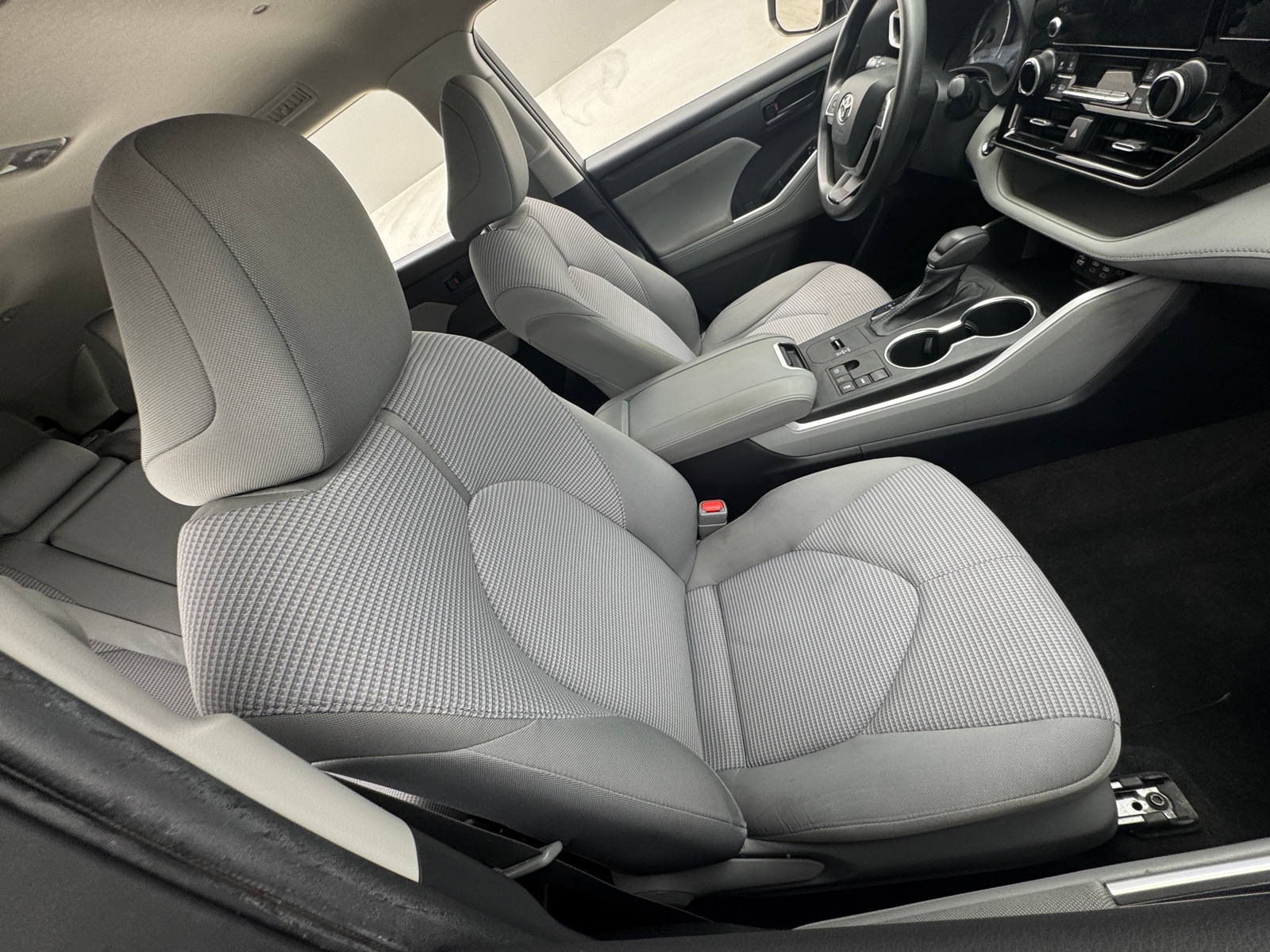 Thumbnail: 2023 Toyota Highlander - 2