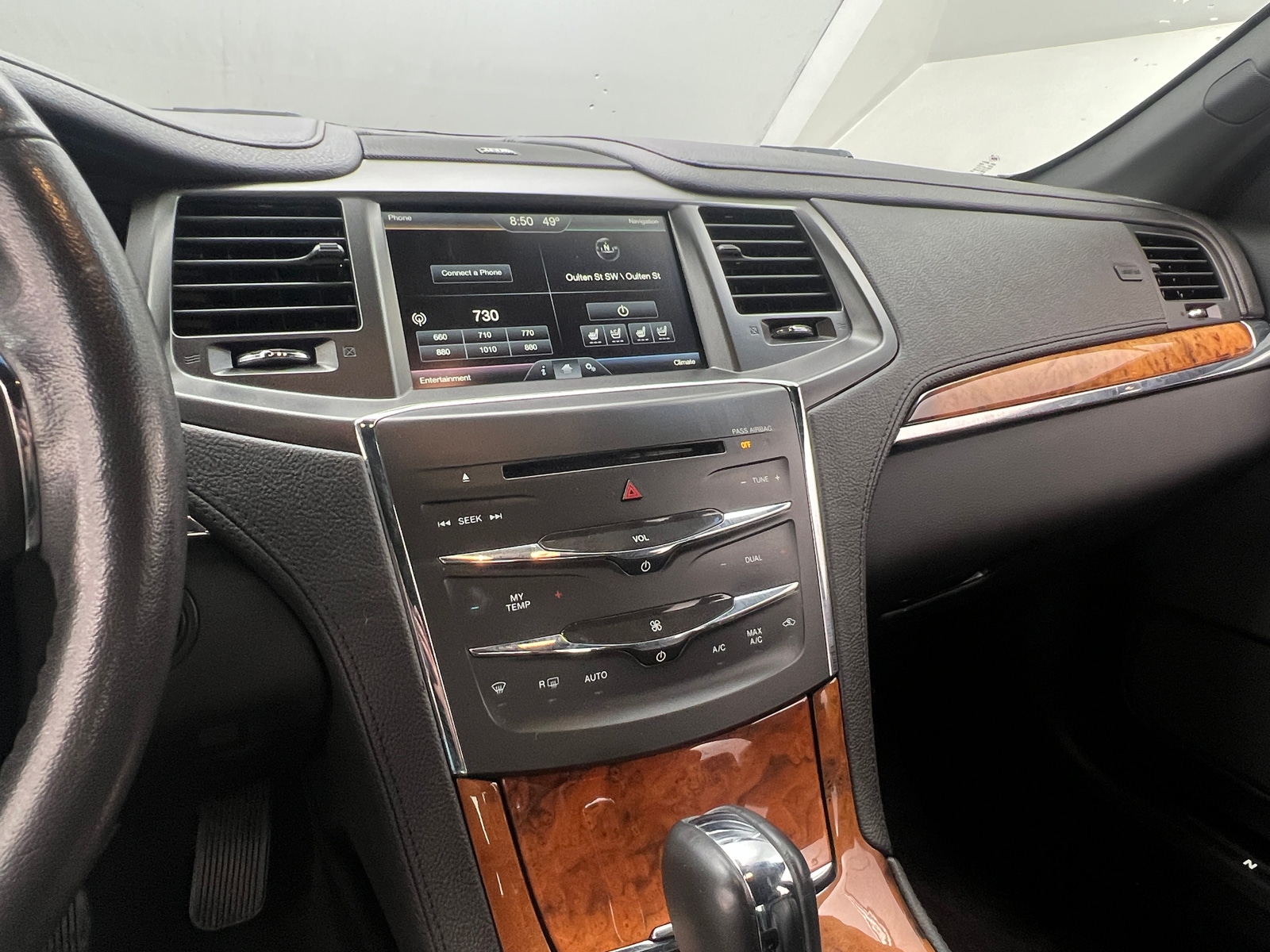 Thumbnail: 2014 Lincoln MKS - 3