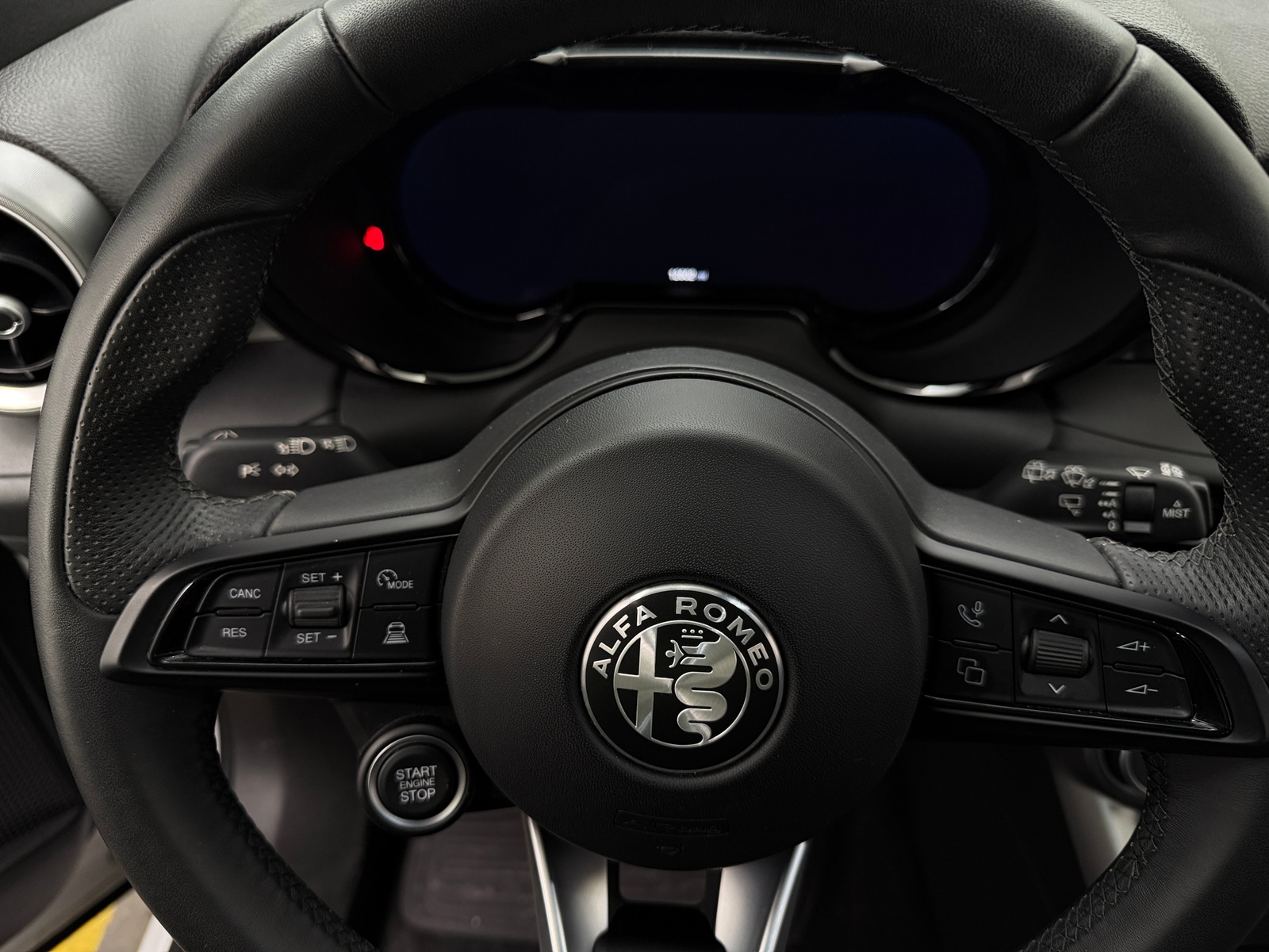 Thumbnail: 2024 Alfa Romeo Tonale - 5